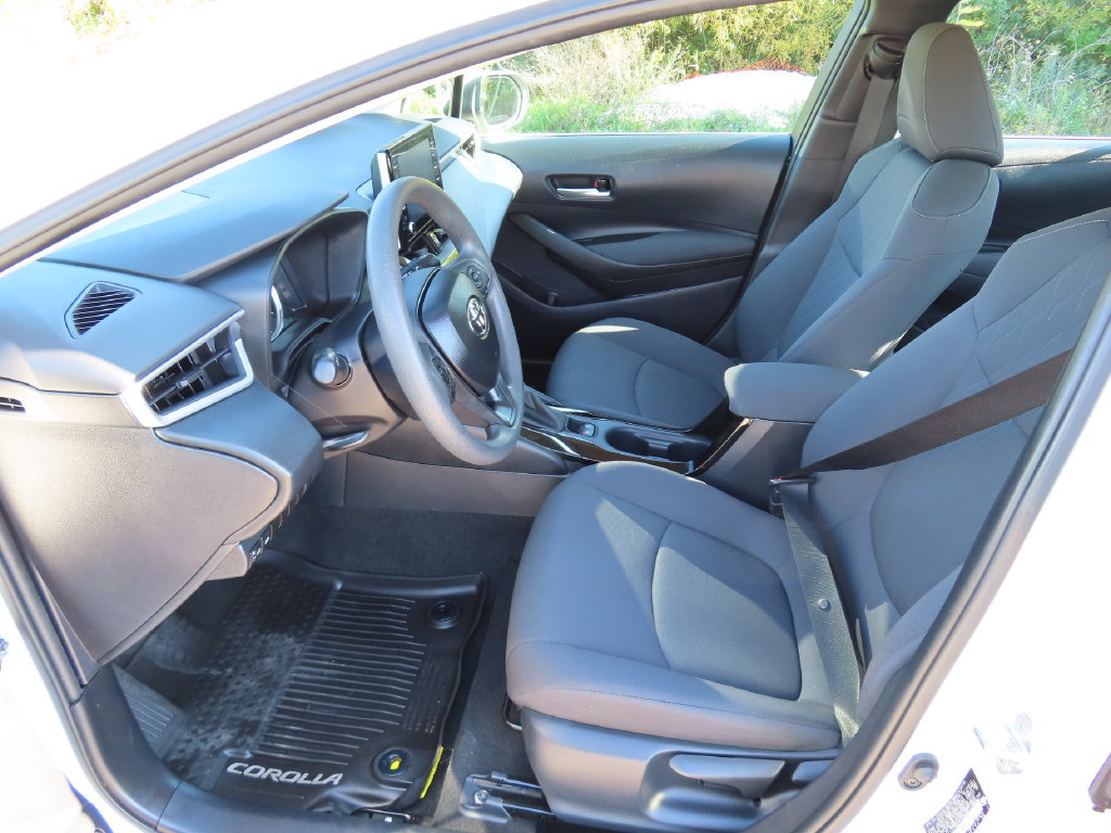 Used 2020 Toyota Corolla LE FWD image 22