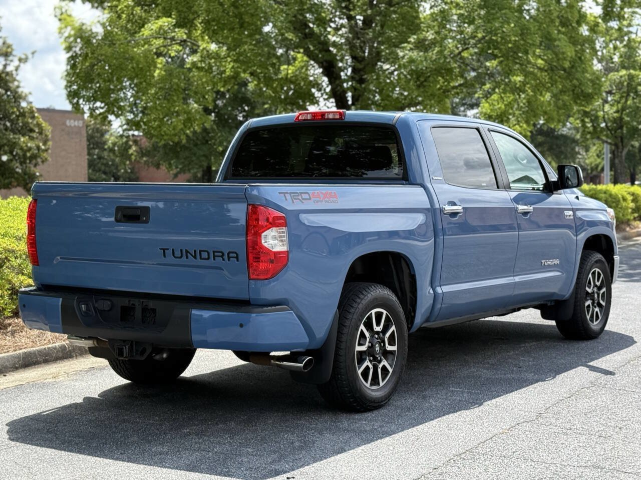 Used 2018 Toyota Tundra Limited w/ Limited Premium Package AWD/4WD image 7