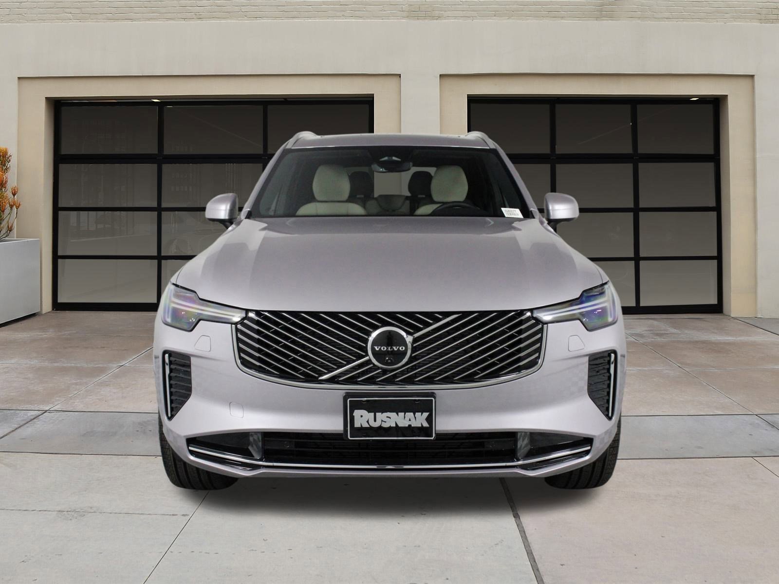 New 2026 Volvo XC90 B6 Plus w/ Protection Package Premier image 2