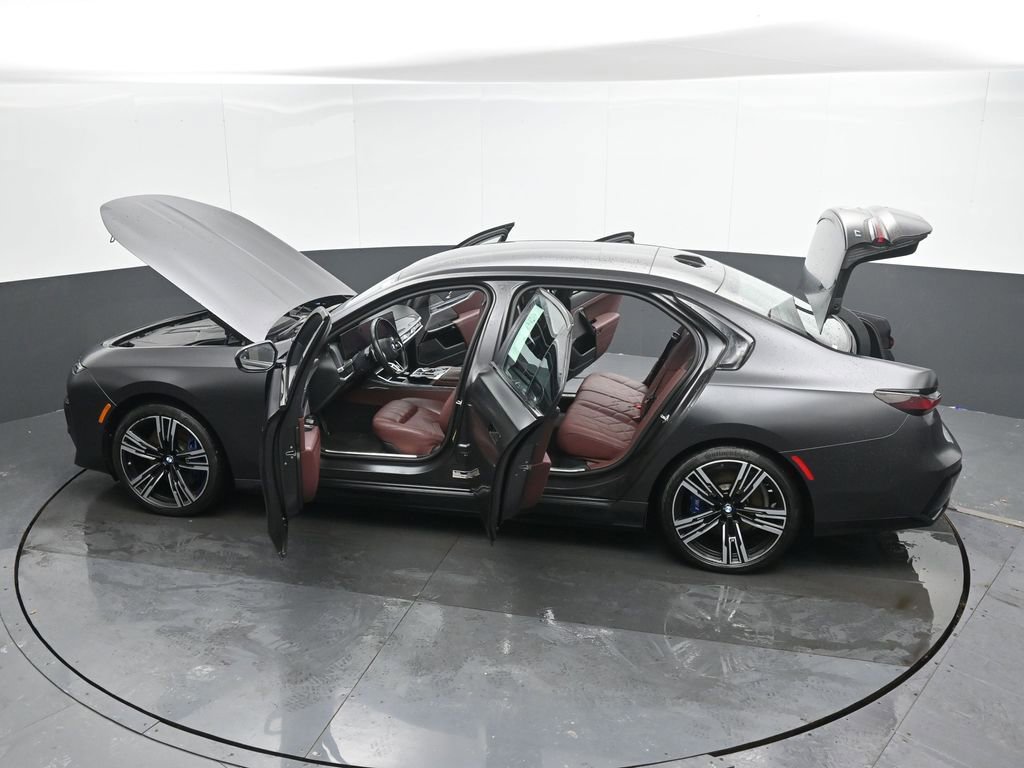 Used 2023 BMW i7 xDrive60 image 58