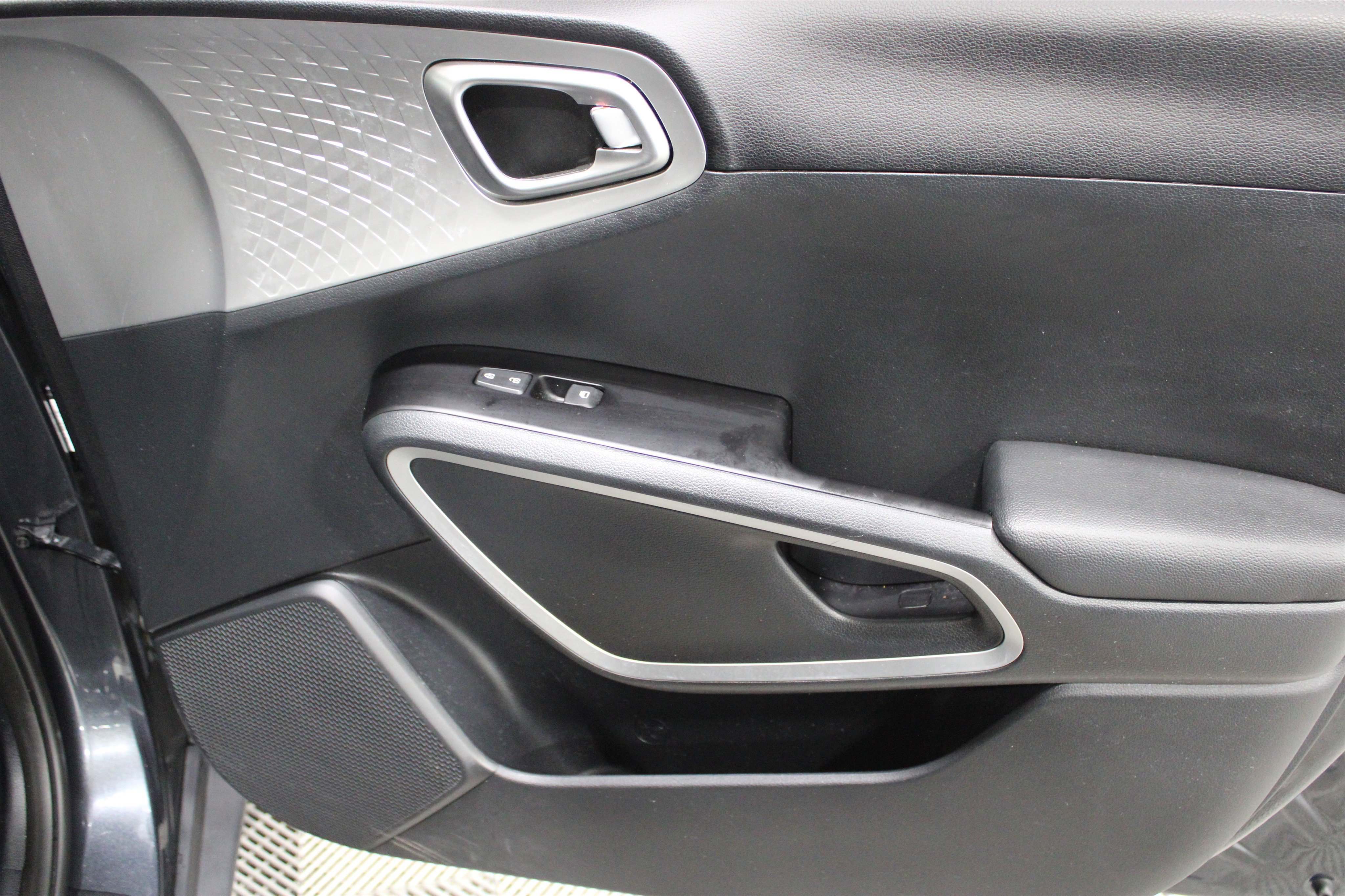 Used 2023 Kia Soul LX image 24