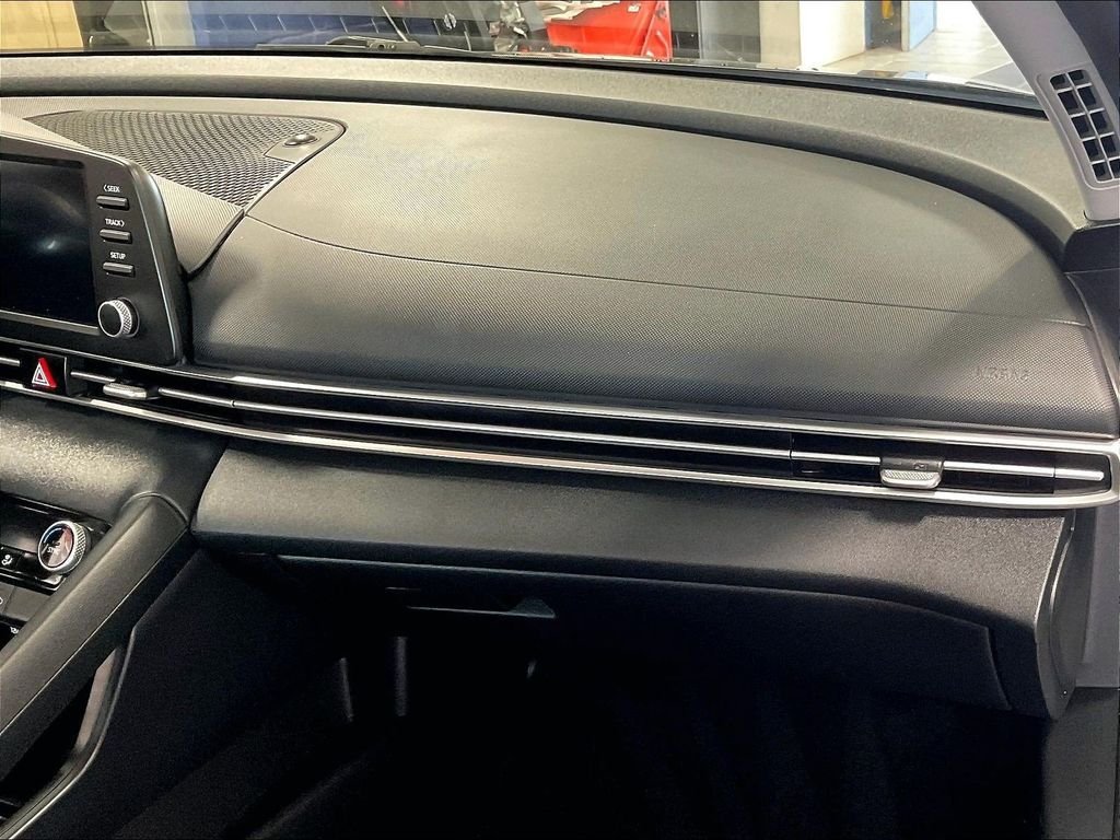 Used 2023 Hyundai Elantra SEL FWD image 13