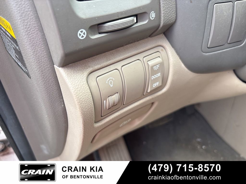 Used 2008 Kia Sedona LX image 15