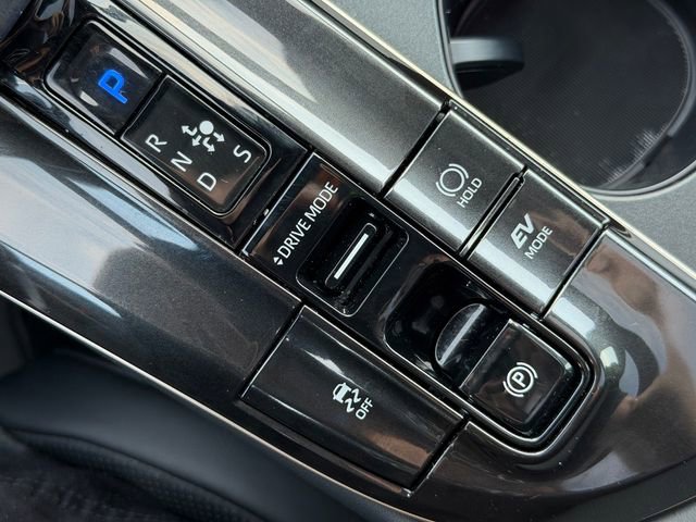 Certified 2025 Toyota Crown Signia w/ Advanced Technology Package image 37