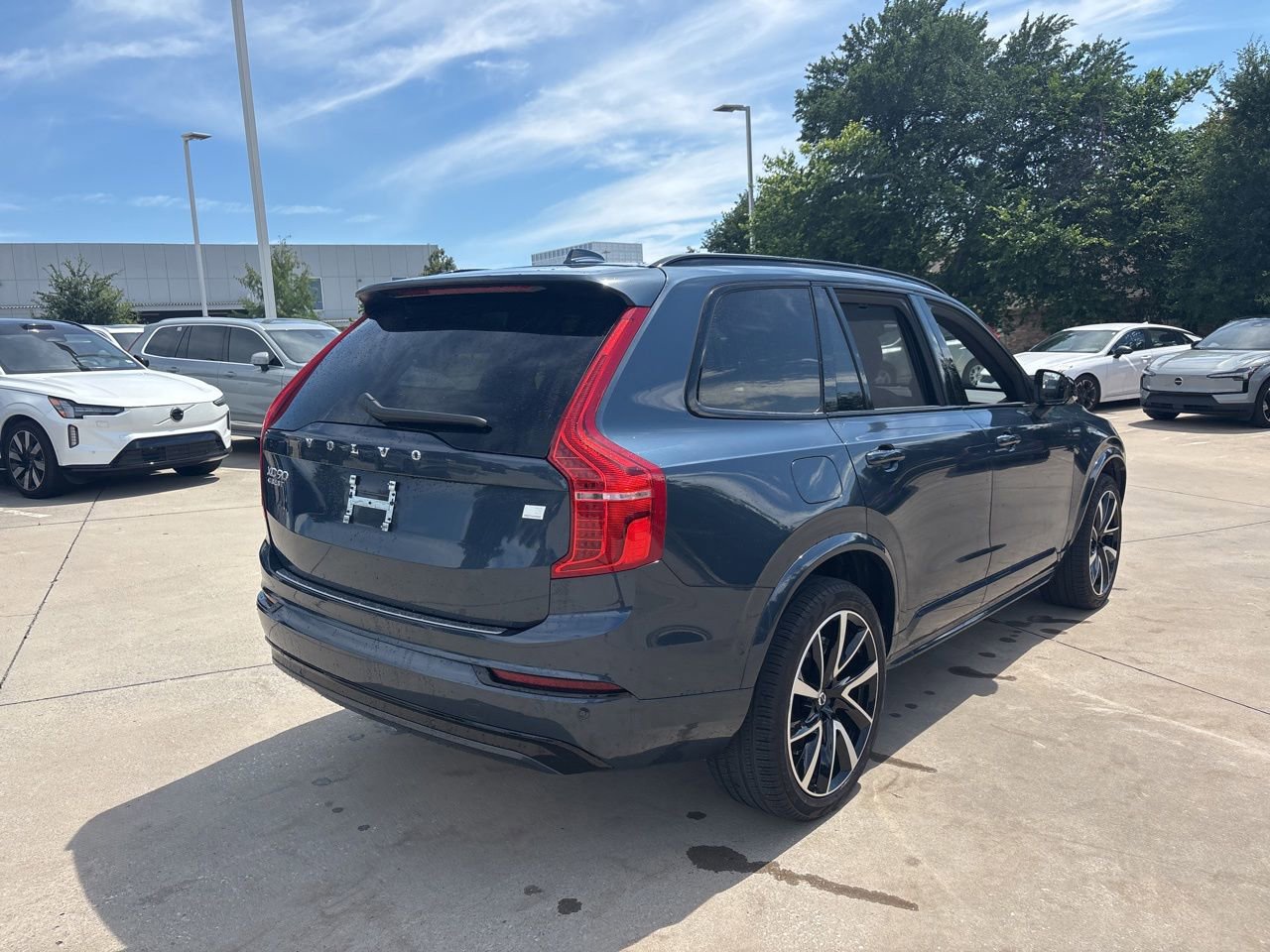 Used 2023 Volvo XC90 T8 Ultimate AWD/4WD image 5