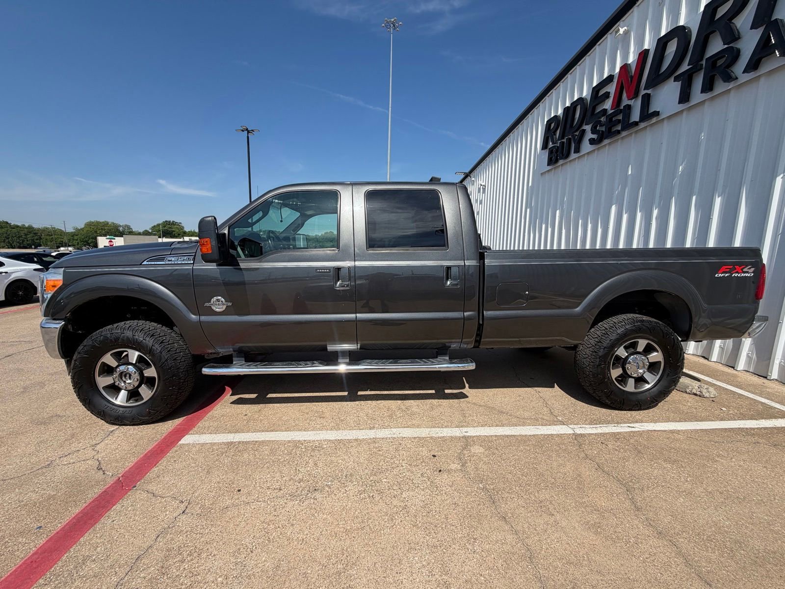 Used 2016 Ford F350 Lariat AWD/4WD image 3
