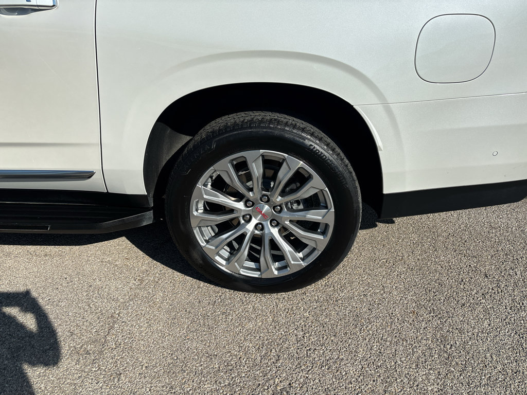 Certified 2024 GMC Yukon XL Denali w/ Advanced Technology Package AWD/4WD image 11