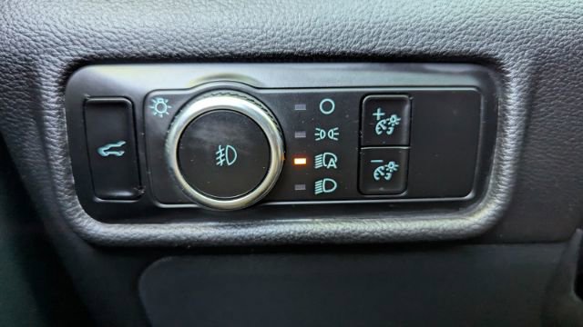 Used 2023 Ford Explorer Limited w/ Equipment Group 301A AWD/4WD image 31