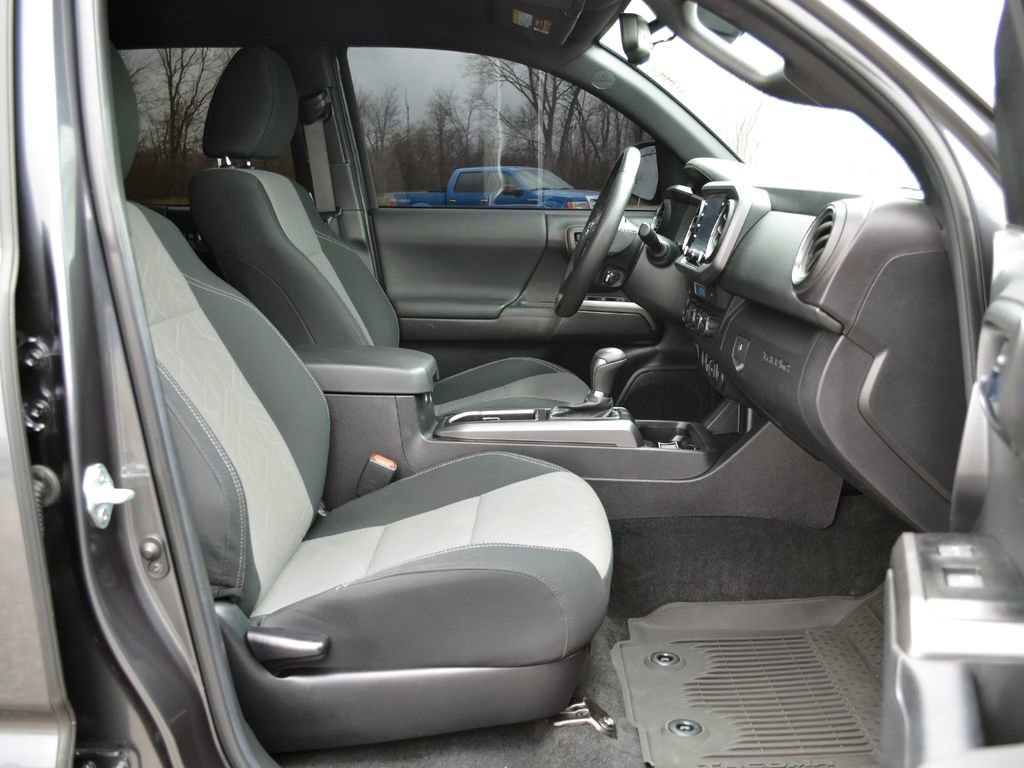 Used 2023 Toyota Tacoma TRD Sport image 32