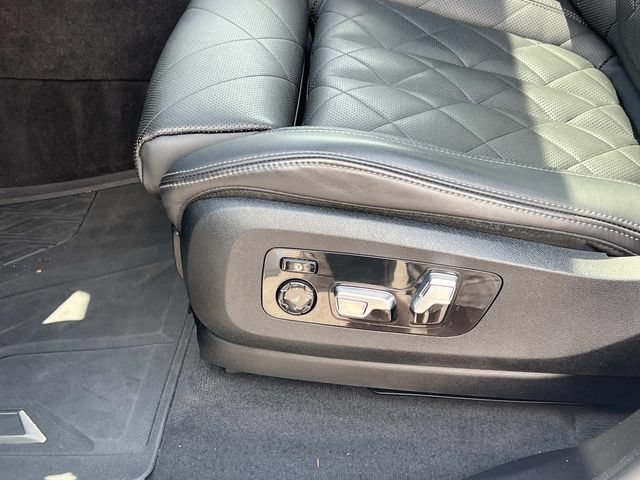Used 2024 BMW X7 xDrive40i w/ M Sport Package AWD/4WD image 87
