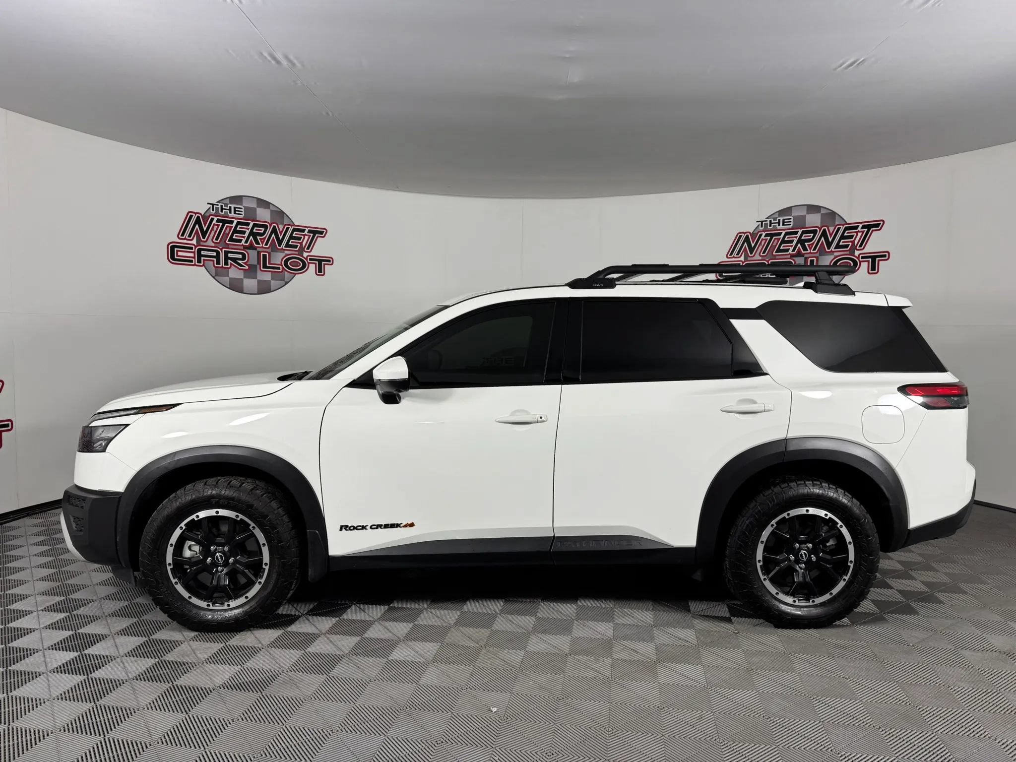Used 2025 Nissan Pathfinder Rock Creek AWD/4WD image 4