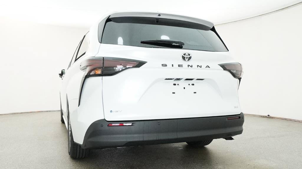 New 2026 Toyota Sienna XLE FWD image 25