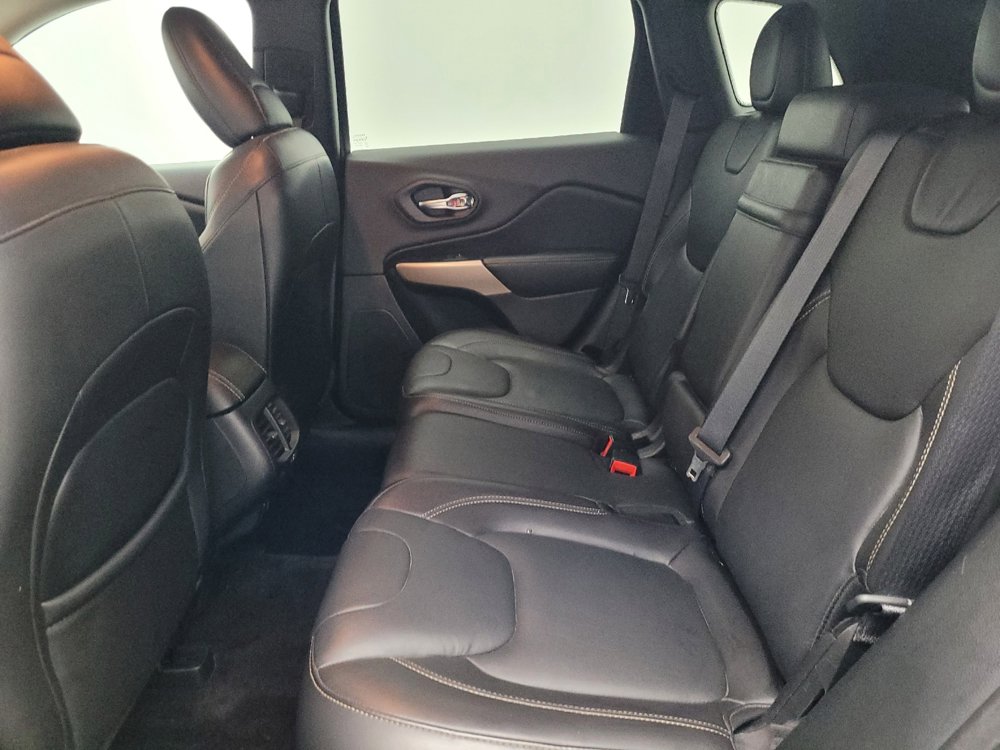 Used 2018 Jeep Cherokee Limited image 18