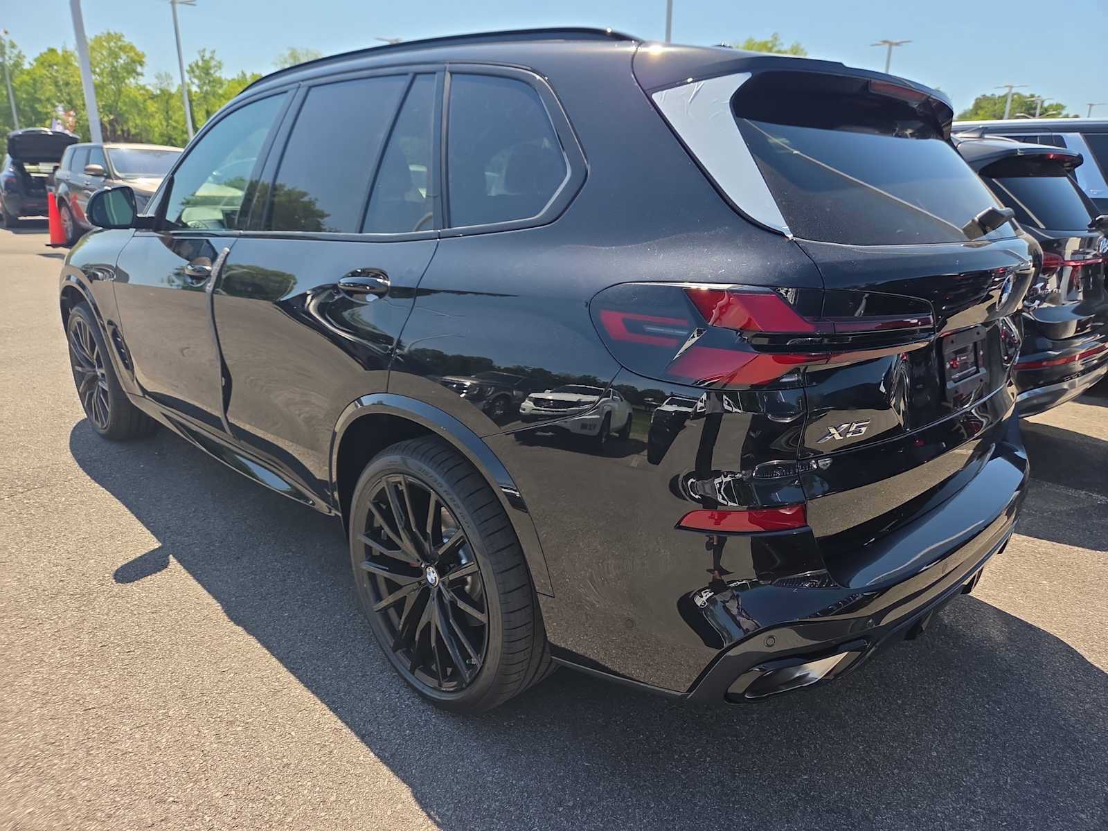 New 2026 BMW X5 xDrive40i w/ M Sport Package AWD/4WD image 6