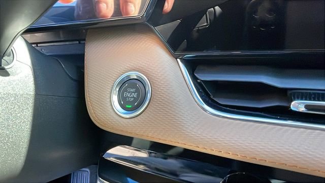 New 2026 Chevrolet Equinox ACTIV w/ LPO, Floor Liner Package image 21