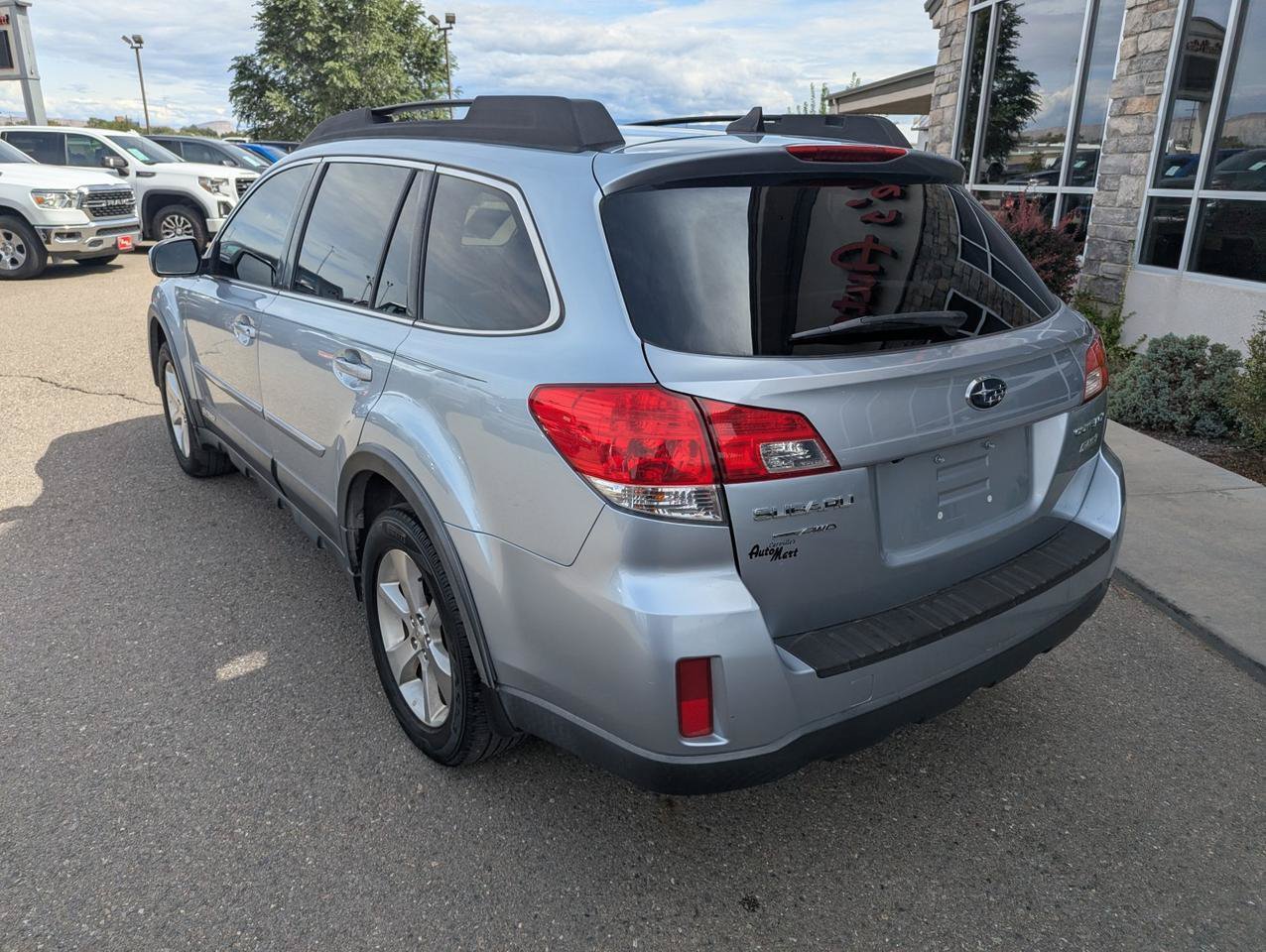 Used 2014 Subaru Outback 2.5i Limited w/ Moonroof Package AWD/4WD image 3