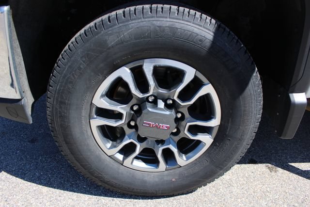 Used 2023 GMC Sierra 2500 SLE w/ SLE Value Package; AWD/4WD image 5