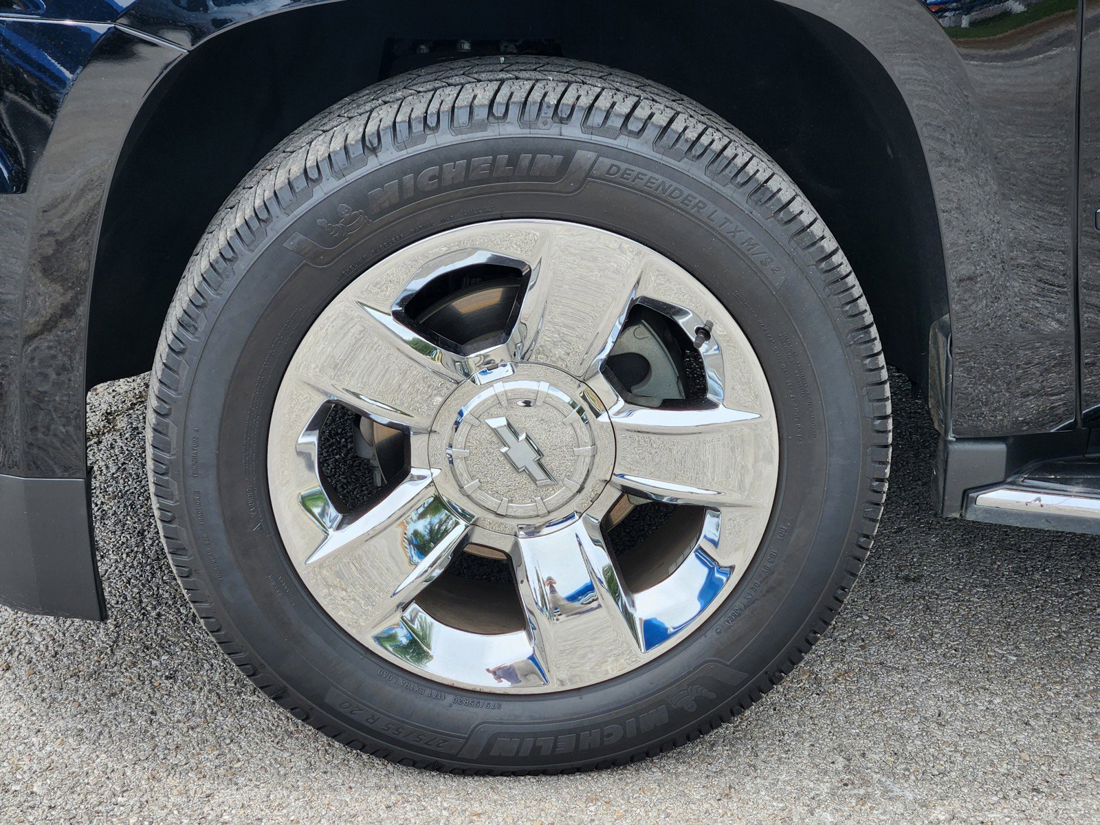 Used 2018 Chevrolet Tahoe Premier AWD/4WD image 32