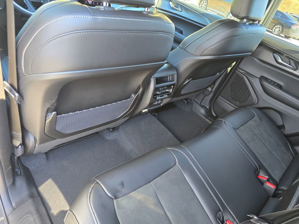 New 2025 Jeep Grand Cherokee Altitude image 23