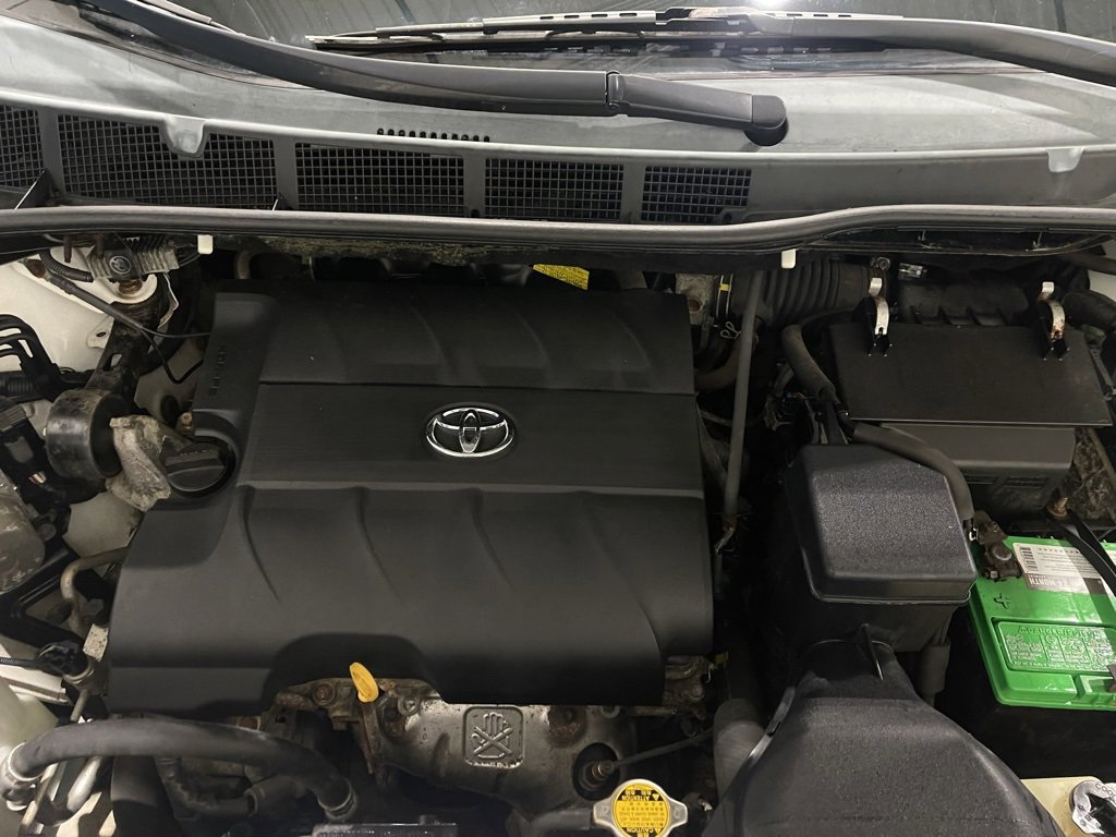 Used 2011 Toyota Sienna LE image 32