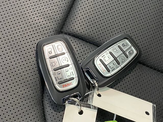 New 2026 Chrysler Pacifica Limited w/ S Appearance Package image 29