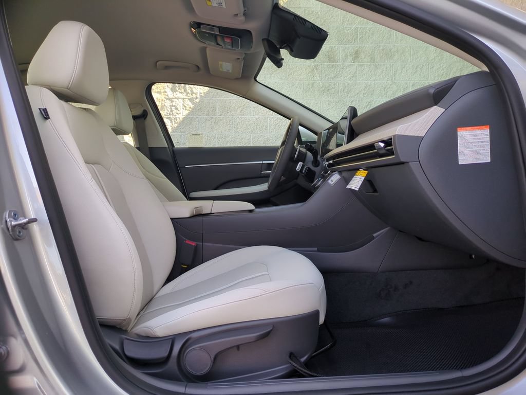 New 2026 Hyundai Sonata Blue FWD image 9