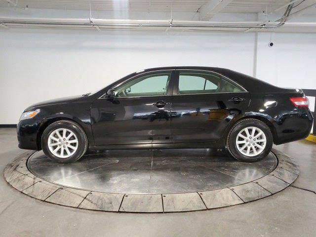 Used 2011 Toyota Camry XLE w/ SE/XLE Extra-Value Pkg image 5