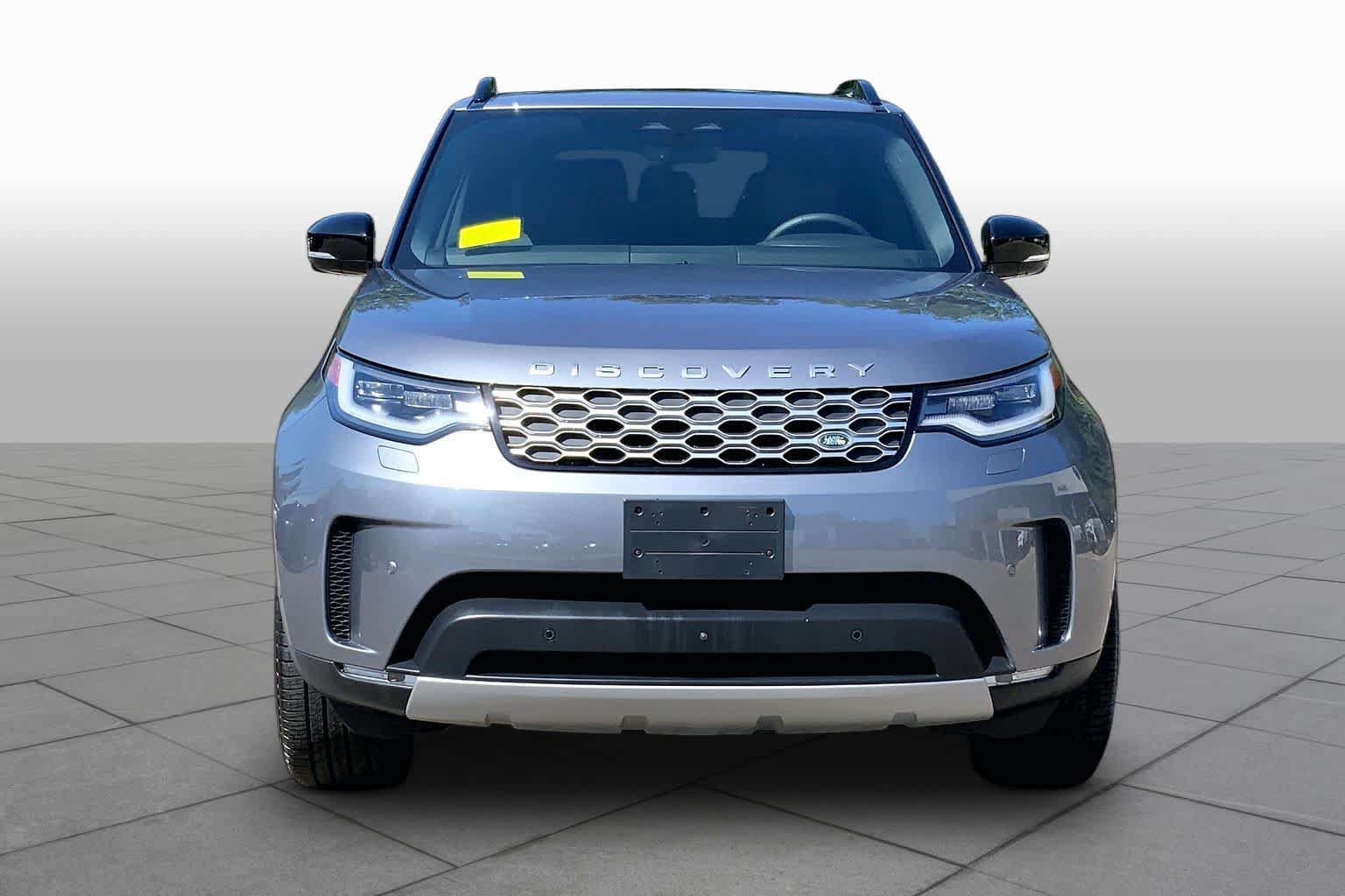 Used 2025 Land Rover Discovery S AWD/4WD image 4