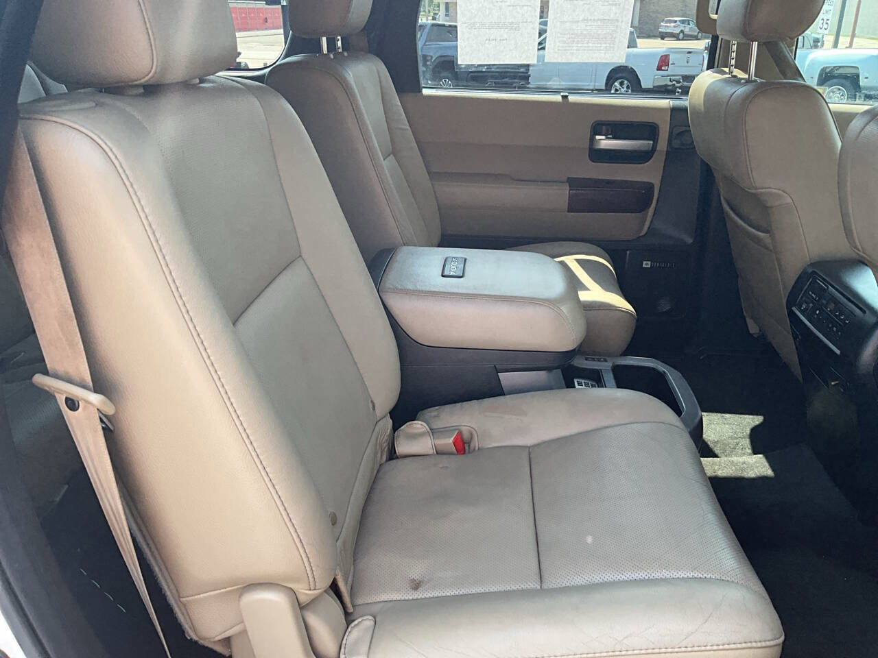 Used 2013 Toyota Sequoia Platinum image 29
