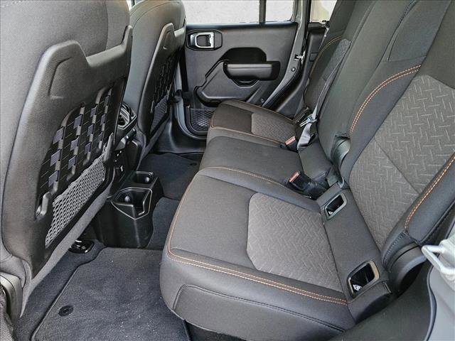 Used 2022 Jeep Gladiator Mojave w/ Cold Weather Group image 17