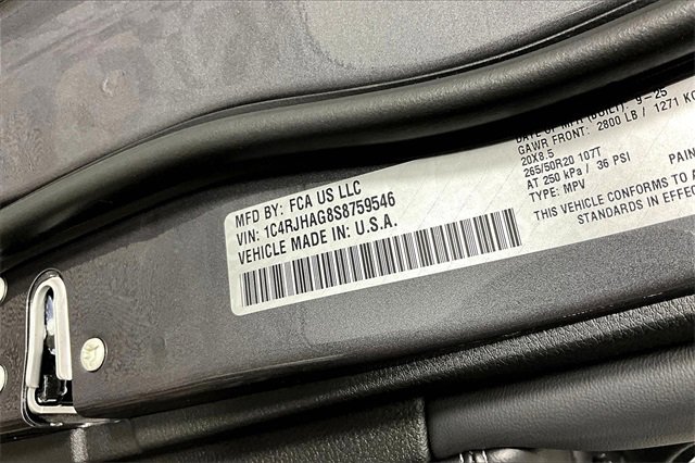 New 2025 Jeep Grand Cherokee Laredo image 9