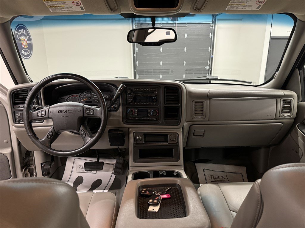 Used 2005 GMC Sierra 3500 SLT w/ Heavy-Duty Power Package AWD/4WD image 29