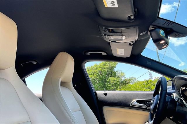 Used 2018 Mercedes-Benz CLA 250 image 28