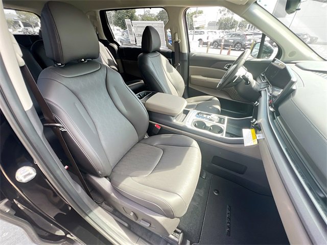 New 2026 Kia Carnival EX image 18