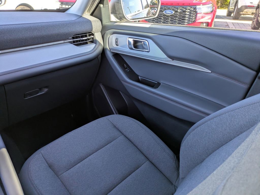 New 2026 Ford Explorer Active image 18