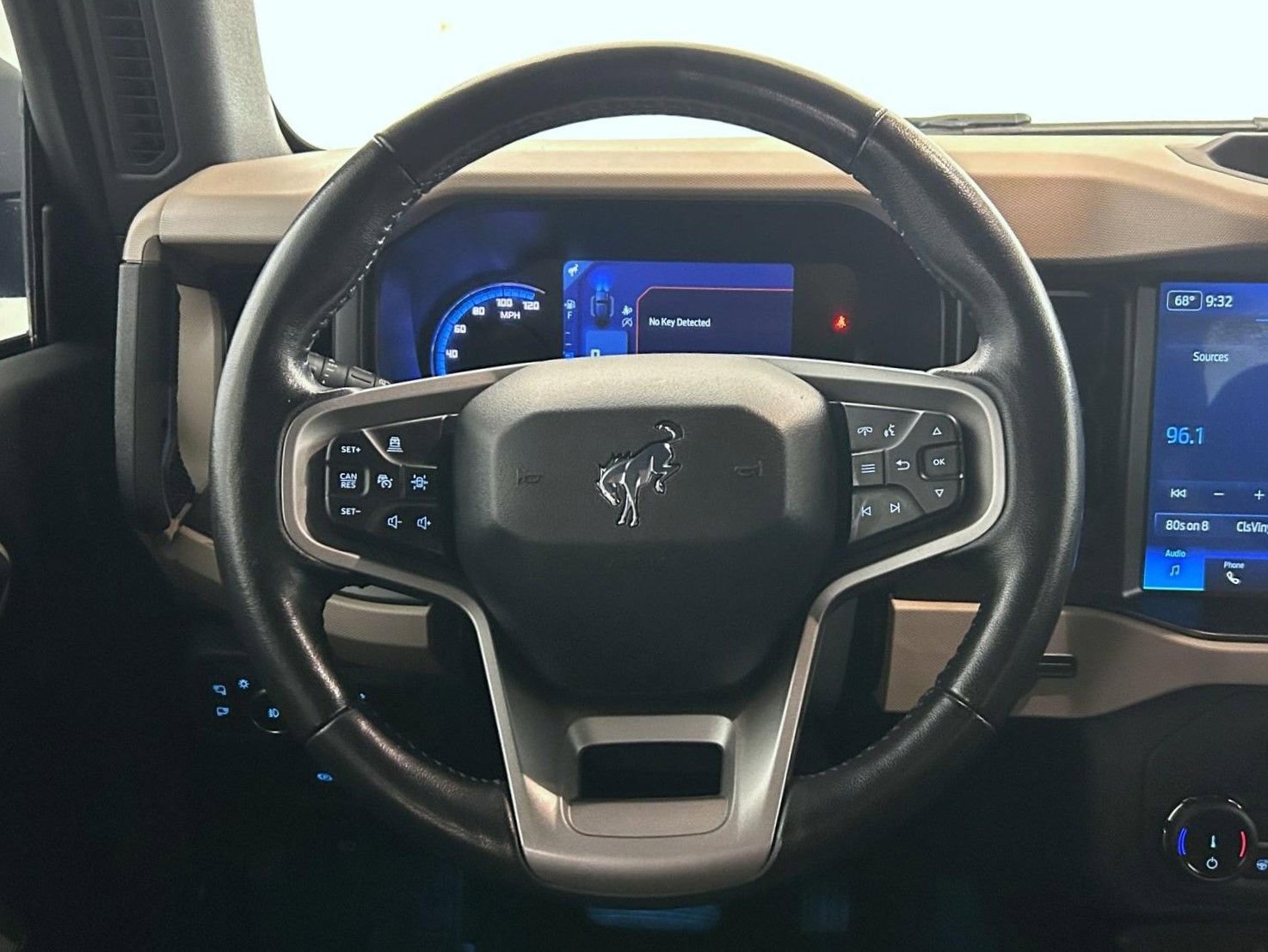 Used 2022 Ford Bronco Wildtrak image 11