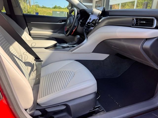 Used 2022 Toyota Camry SE w/ Convenience Package FWD image 15
