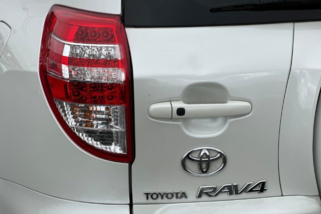 Used 2009 Toyota RAV4 Limited FWD image 29