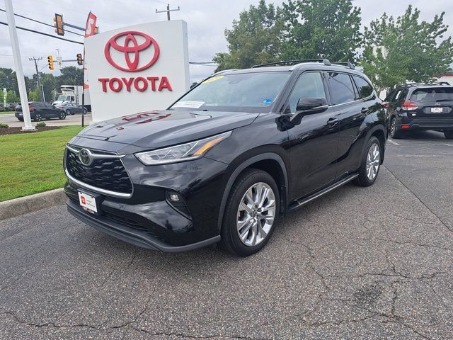 Certified 2020 Toyota Highlander Limited AWD/4WD image 2