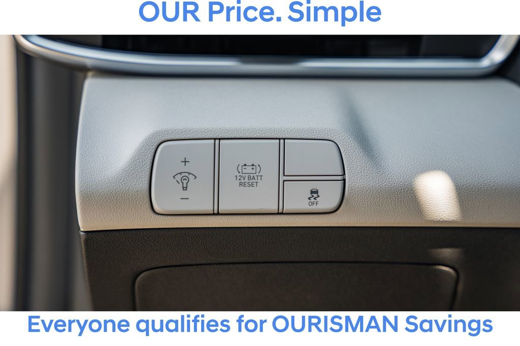 New 2025 Hyundai Elantra Limited image 36