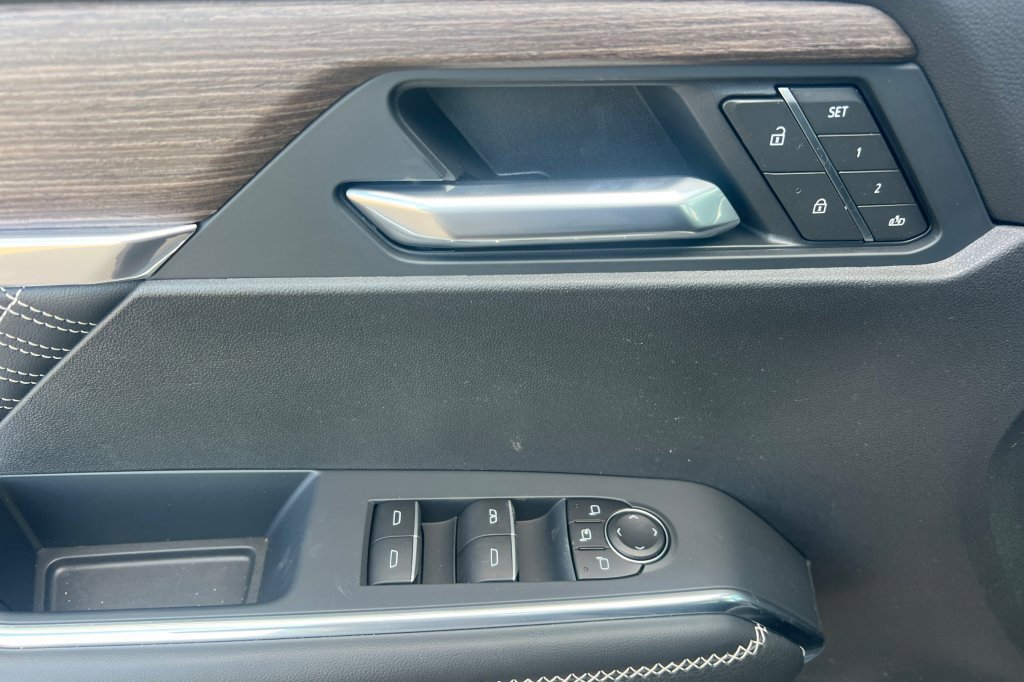 New 2026 GMC Acadia Denali image 8