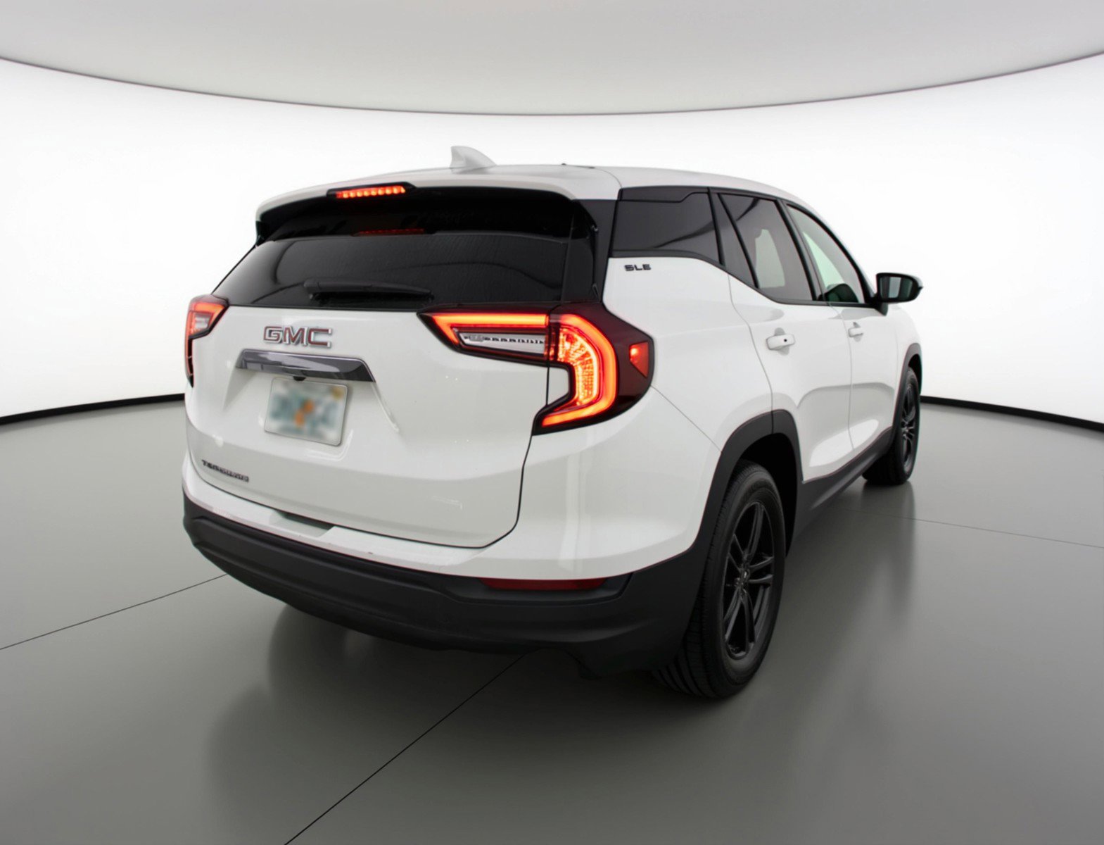 Used 2024 GMC Terrain SLE image 9