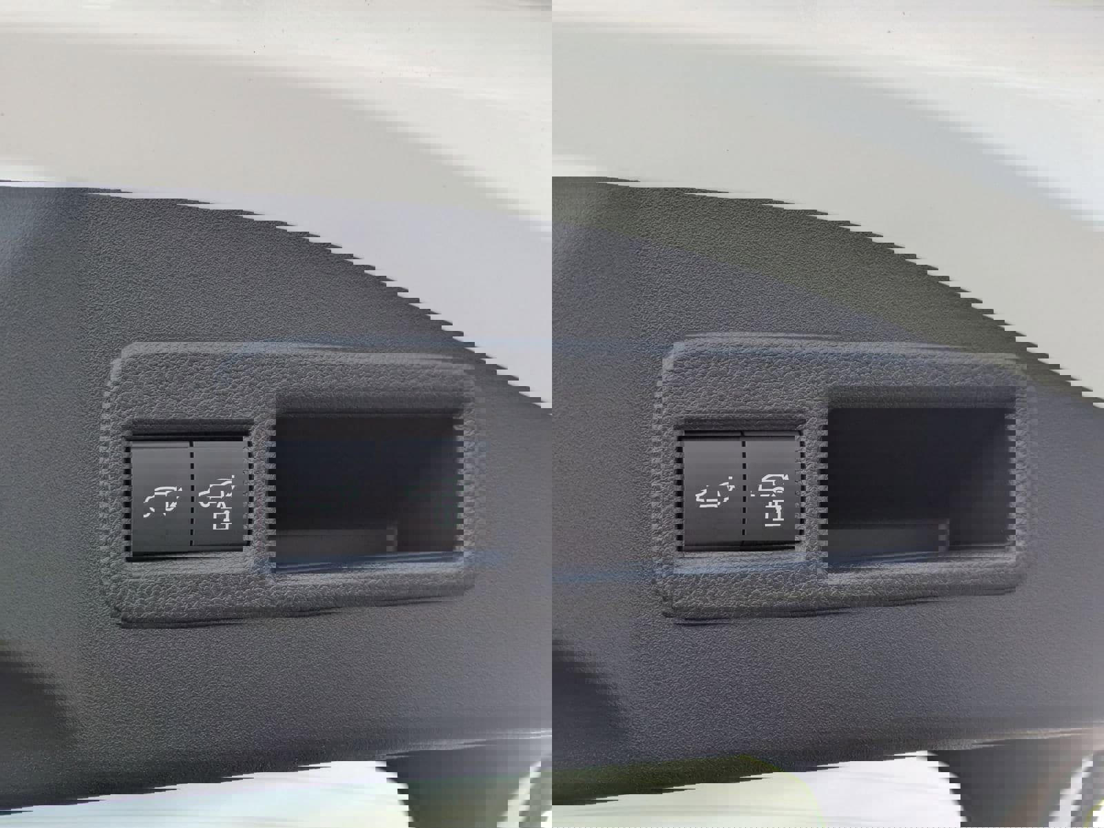 New 2026 Subaru Solterra image 18