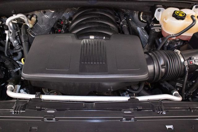 Used 2022 GMC Yukon XL Denali w/ Denali Premium Package image 3