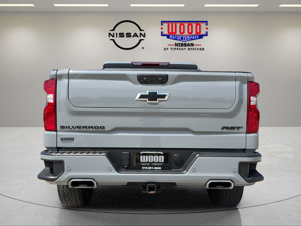Used 2025 Chevrolet Silverado 1500 RST AWD/4WD image 3