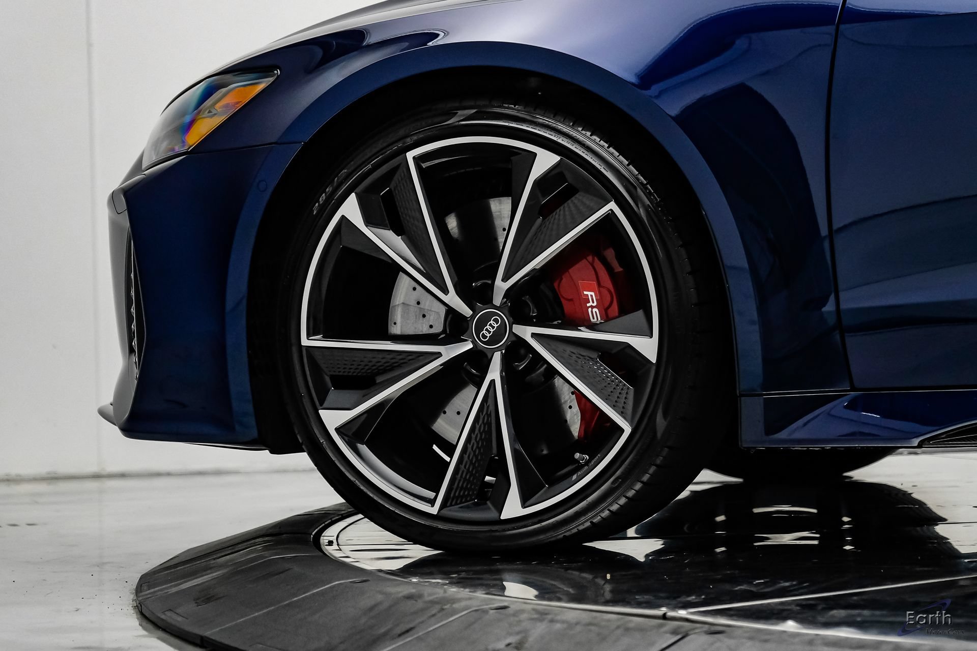 Used 2021 Audi RS 7 Sportback w/ Carbon Optic Package AWD/4WD image 98