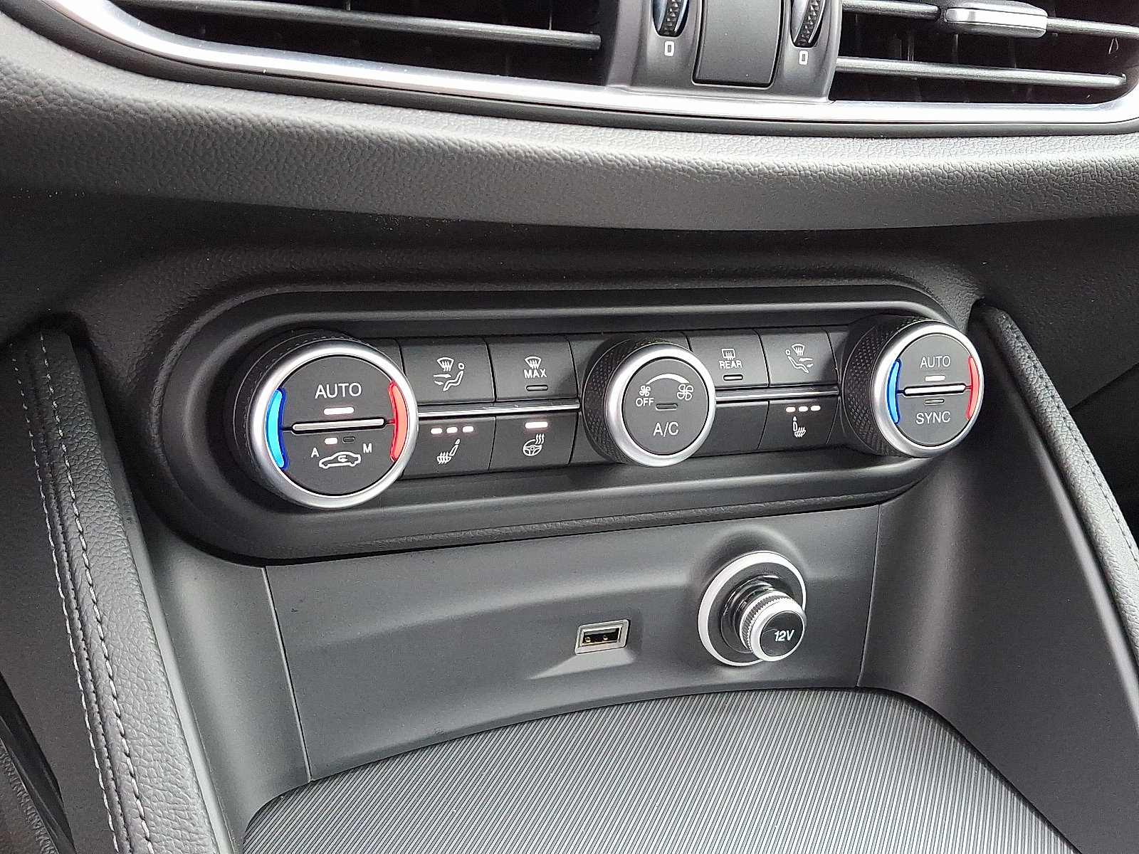 New 2025 Alfa Romeo Stelvio Sprint w/ Convenience Package image 12