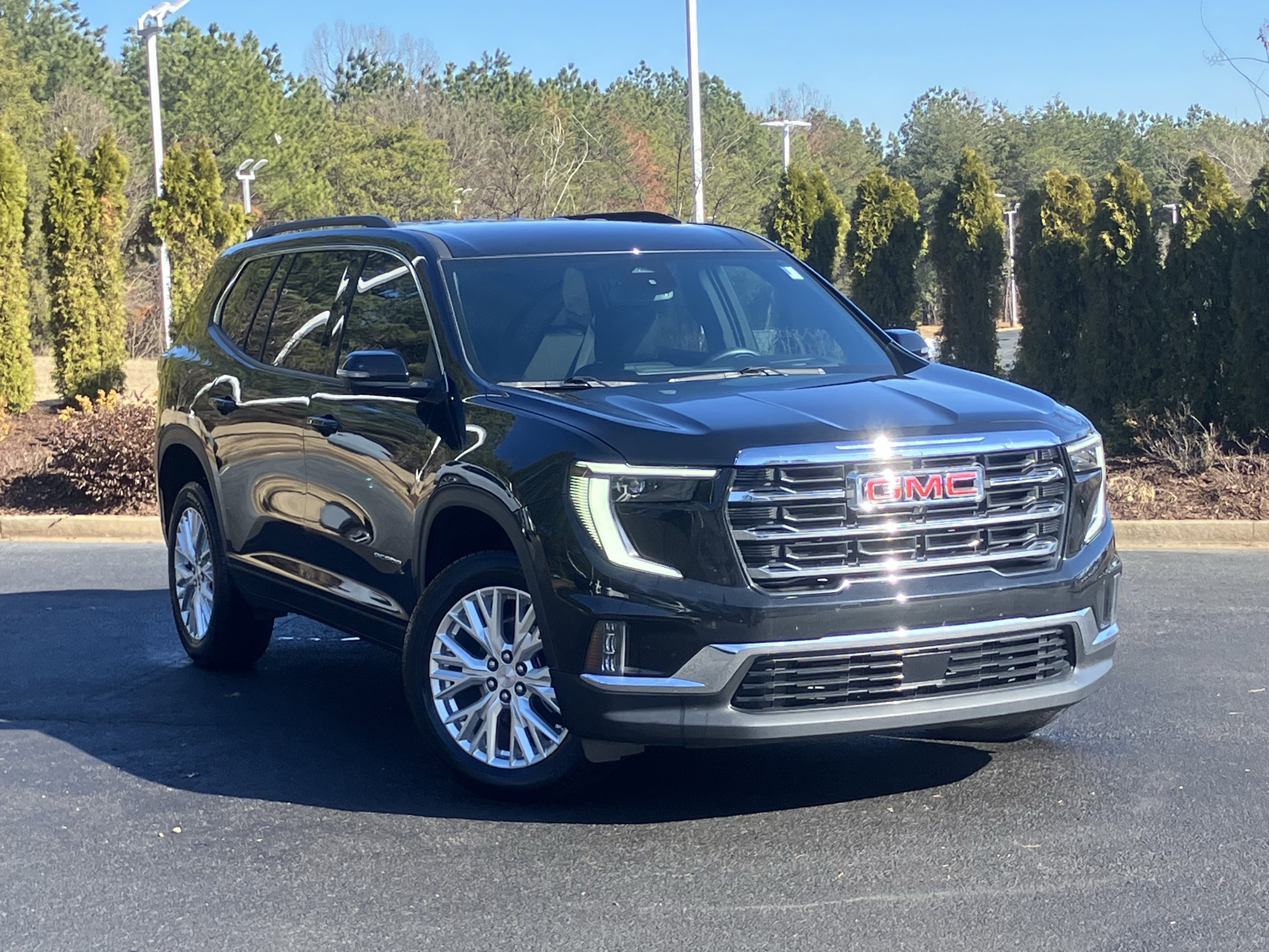 Used 2024 GMC Acadia Elevation image 2