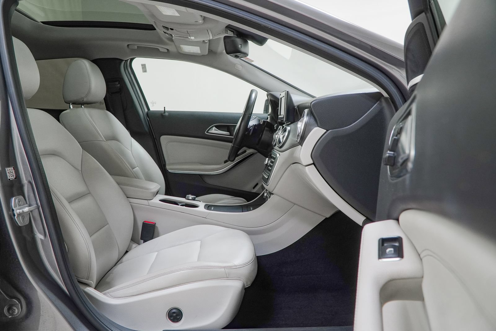 Used 2015 Mercedes-Benz GLA 250 4MATIC image 36