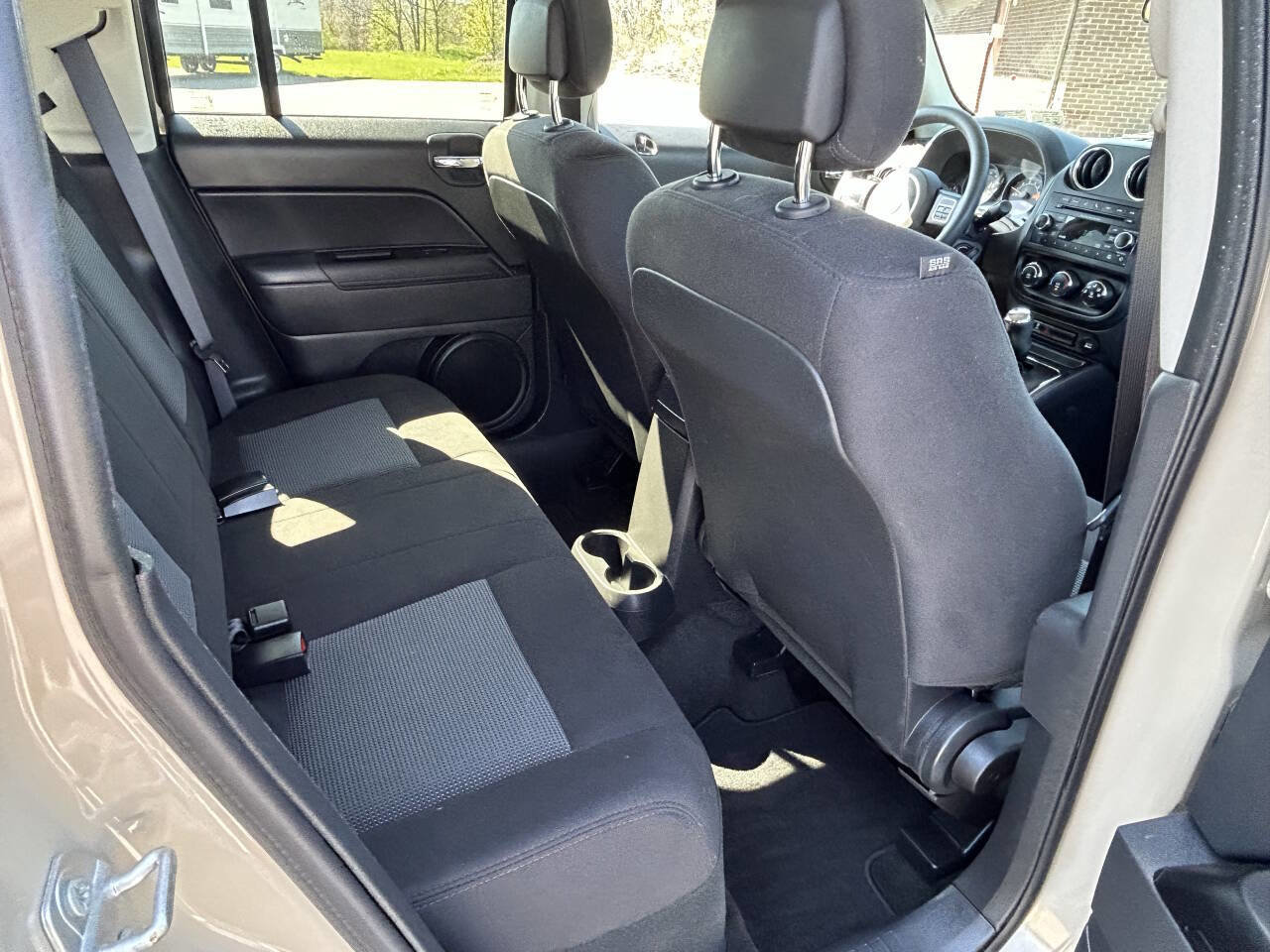 Used 2017 Jeep Patriot Sport w/ Power Value Group AWD/4WD image 18